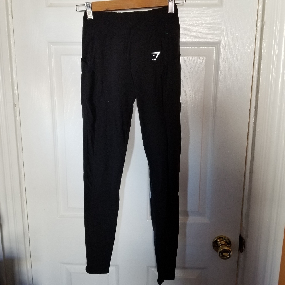MAKE OFFER GYMSHARK black leggings pockets mesh